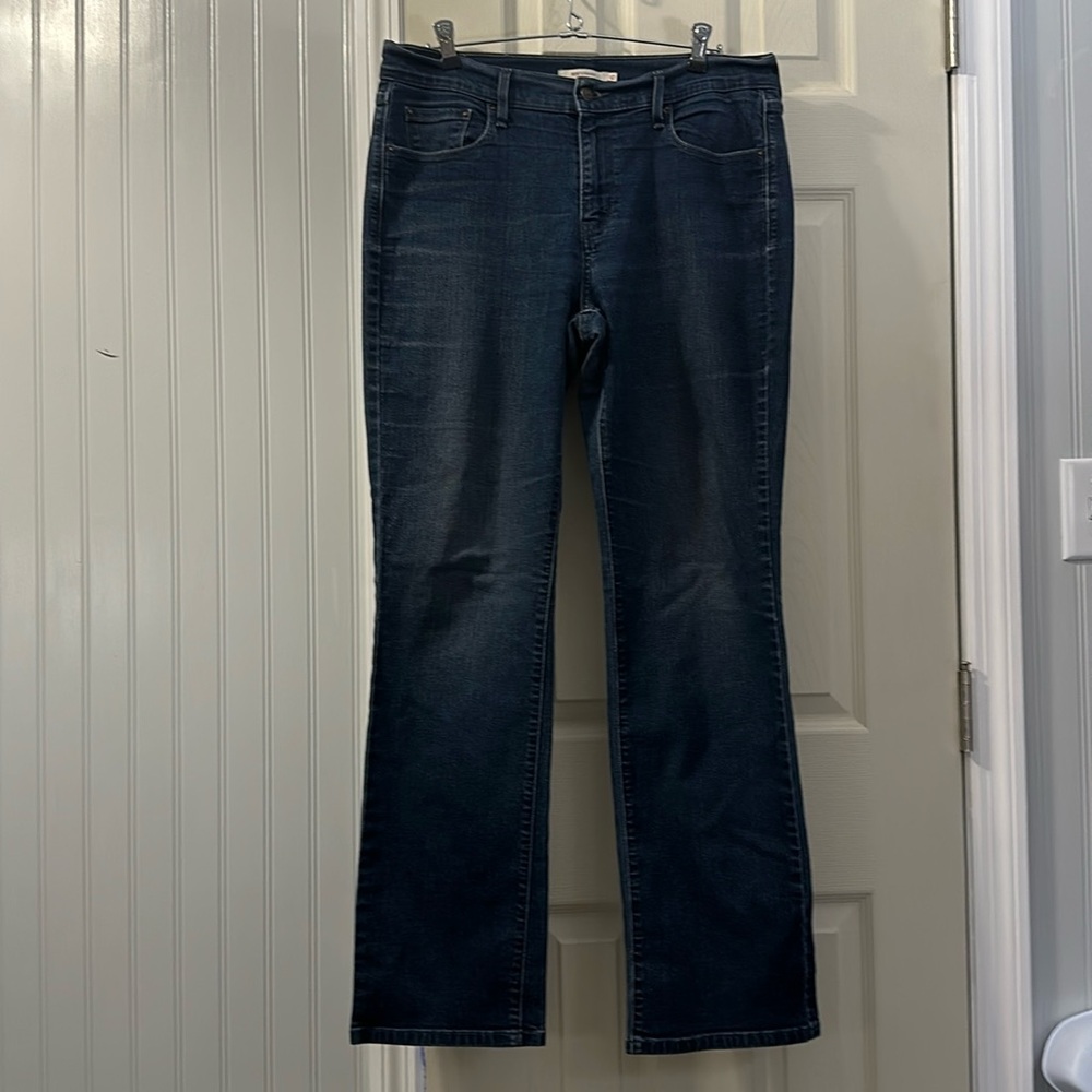 EUC LEVI’S 505 STRAIGHT LEG MEDIUM WASH JEANS SIZE  12